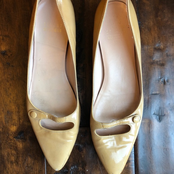 Stuart Weitzman Flats in Beige - Picture 4 of 5